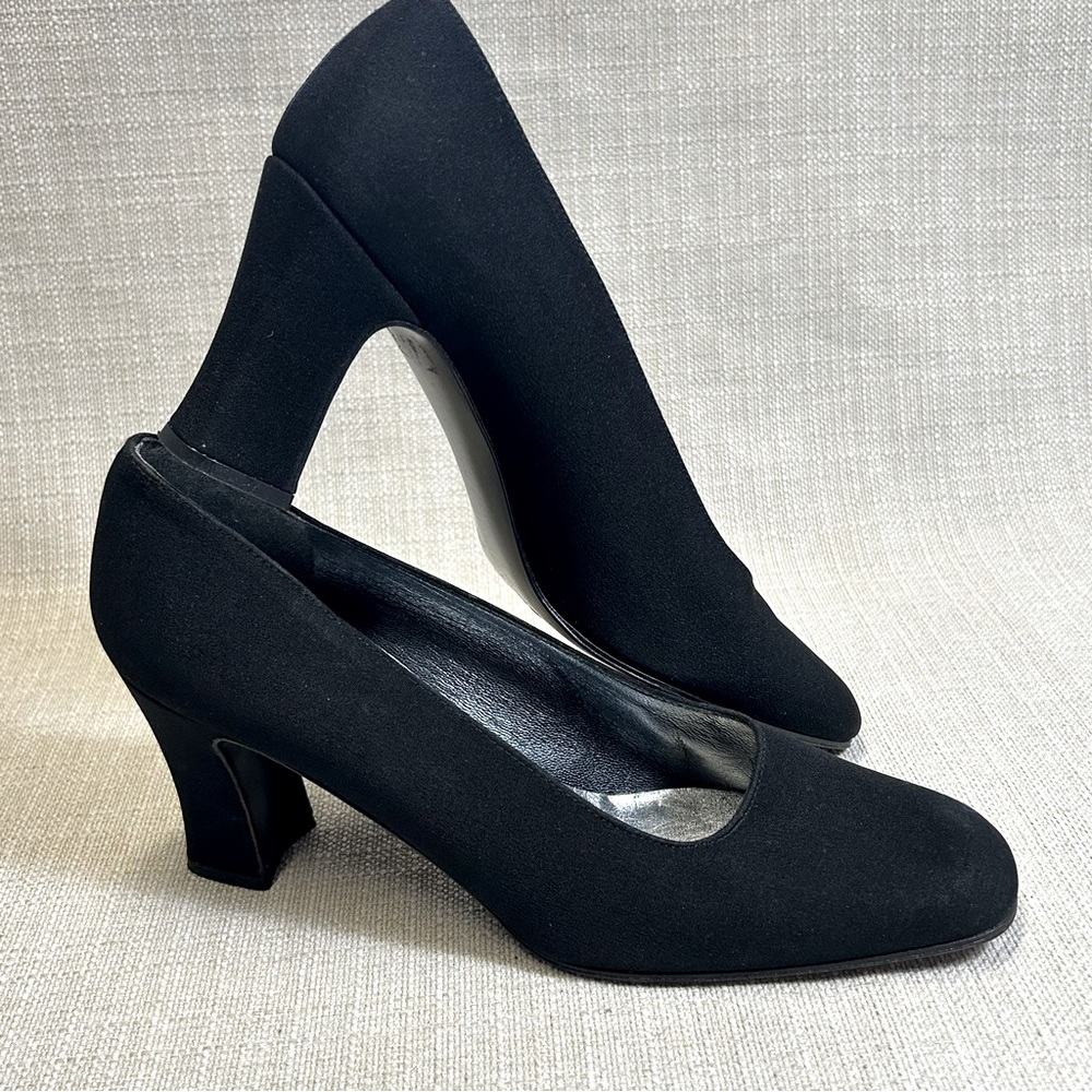 Stuart Weitzman Black Fabric Vintage Heels Size 7.5 AA